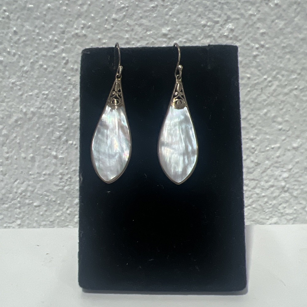 ANNIKA WITT STERLING SILVER  MOTHER OF PEARL BALI DROP EARRINGS HOOKS 925